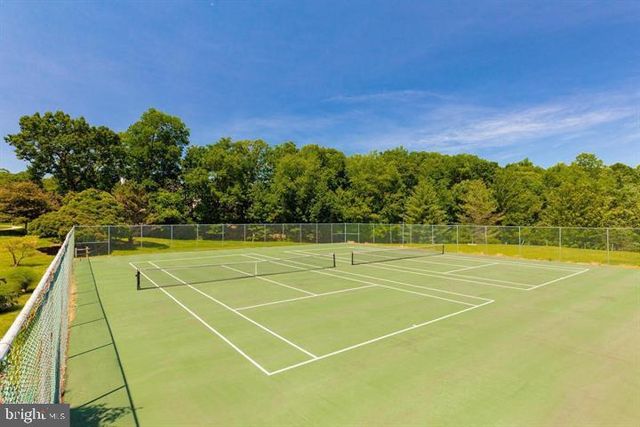 5706 LOFTHILL CT, Alexandria, VA 22303