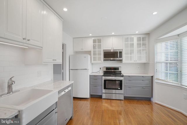 5706 LOFTHILL CT, Alexandria, VA 22303