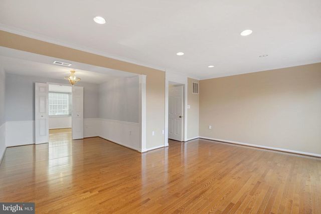 5706 LOFTHILL CT, Alexandria, VA 22303