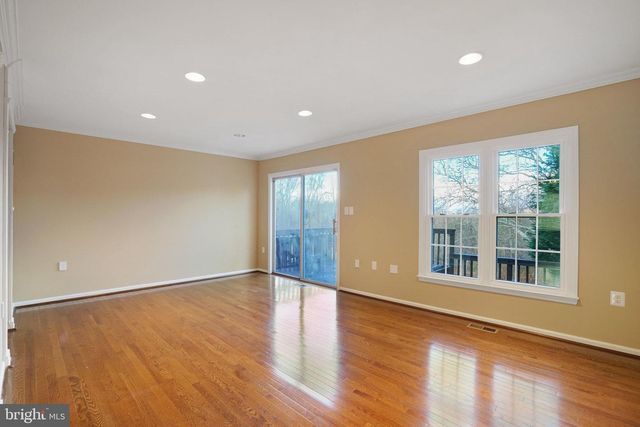 5706 LOFTHILL CT, Alexandria, VA 22303