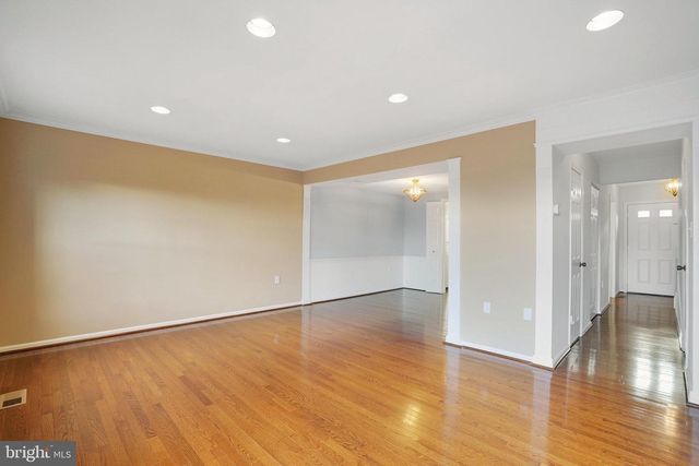 5706 LOFTHILL CT, Alexandria, VA 22303