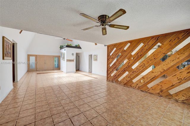 9120 SW 49th St, Cooper City, FL 33328