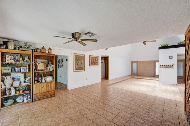 9120 SW 49th St, Cooper City, FL 33328