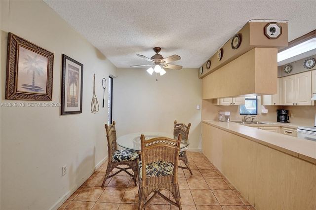 9120 SW 49th St, Cooper City, FL 33328