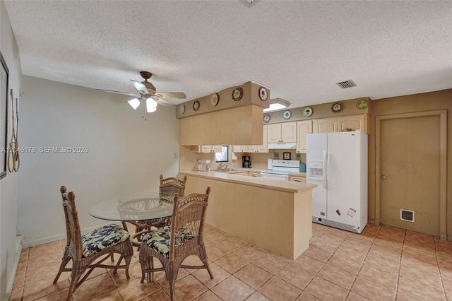 9120 SW 49th St, Cooper City, FL 33328