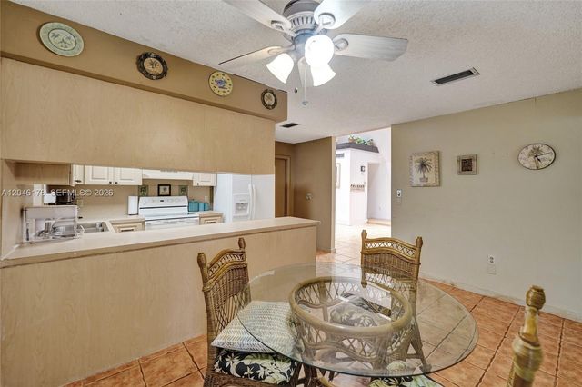9120 SW 49th St, Cooper City, FL 33328
