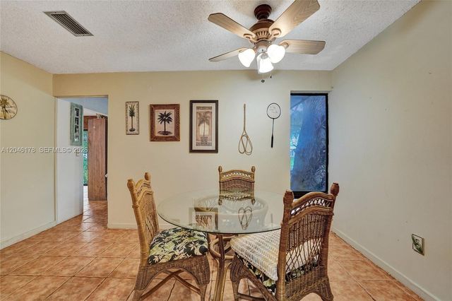 9120 SW 49th St, Cooper City, FL 33328