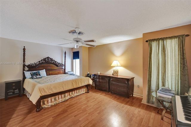 9120 SW 49th St, Cooper City, FL 33328