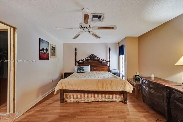 9120 SW 49th St, Cooper City, FL 33328