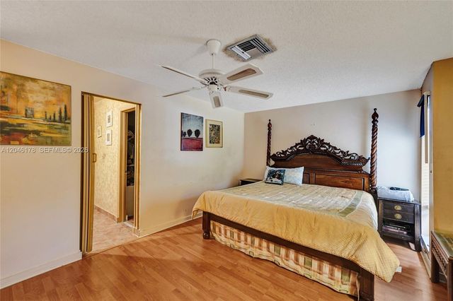 9120 SW 49th St, Cooper City, FL 33328