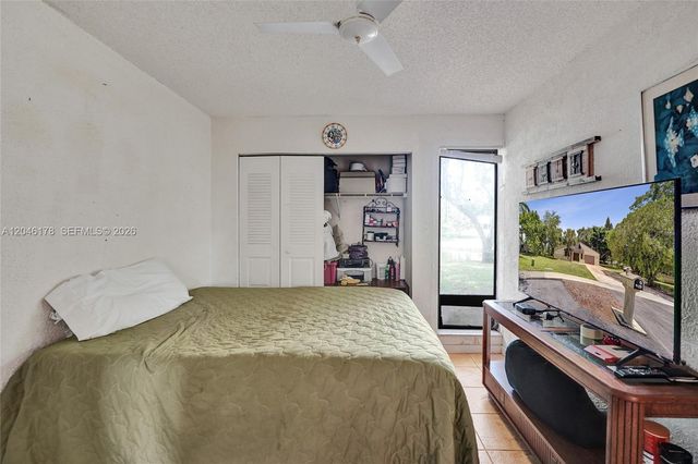 9120 SW 49th St, Cooper City, FL 33328