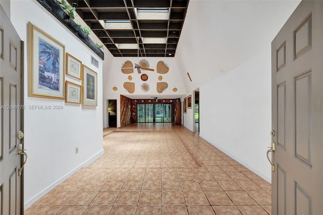 9120 SW 49th St, Cooper City, FL 33328