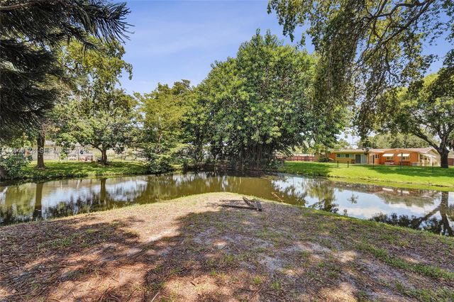 9120 SW 49th St, Cooper City, FL 33328