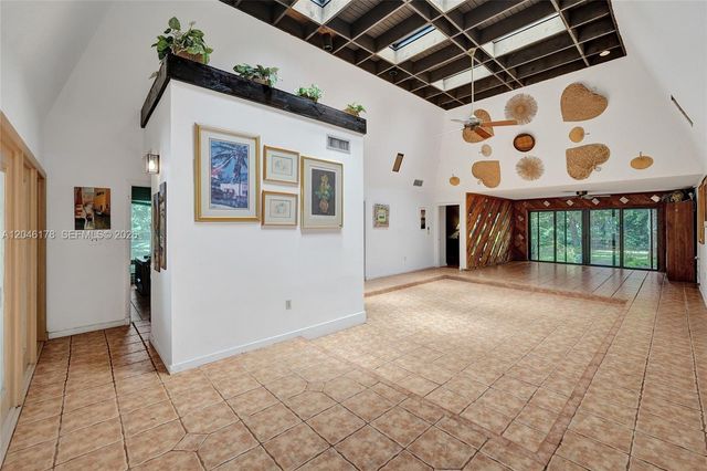 9120 SW 49th St, Cooper City, FL 33328