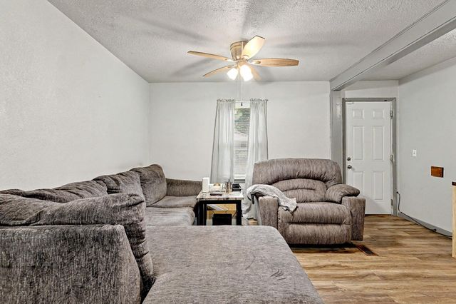 1556 N Poplar, Wichita, KS 67214