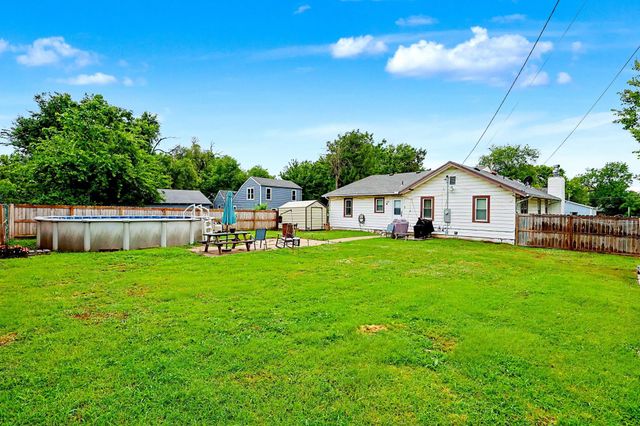 1556 N Poplar, Wichita, KS 67214
