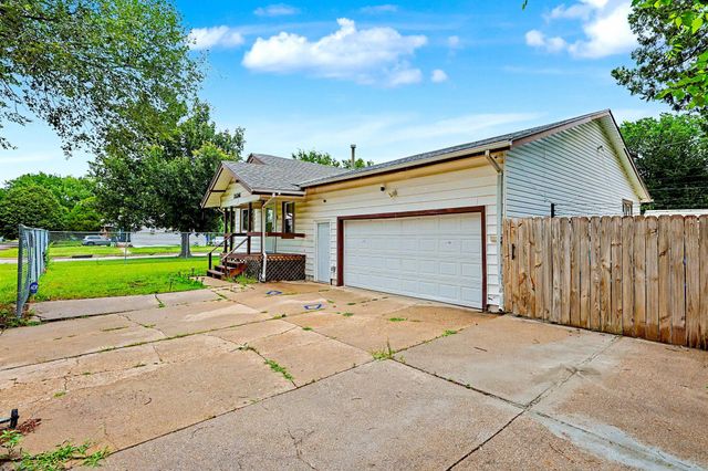 1556 N Poplar, Wichita, KS 67214