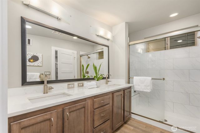 9720 NE Lofgren Road, Bainbridge Island, WA 98110