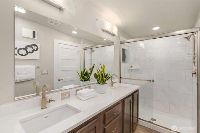 9720 NE Lofgren Road, Bainbridge Island, WA 98110