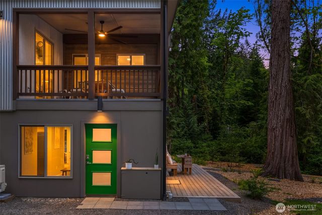 9720 NE Lofgren Road, Bainbridge Island, WA 98110