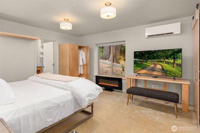 9720 NE Lofgren Road, Bainbridge Island, WA 98110