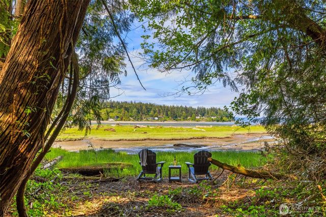 9720 NE Lofgren Road, Bainbridge Island, WA 98110