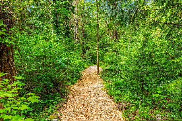 9720 NE Lofgren Road, Bainbridge Island, WA 98110