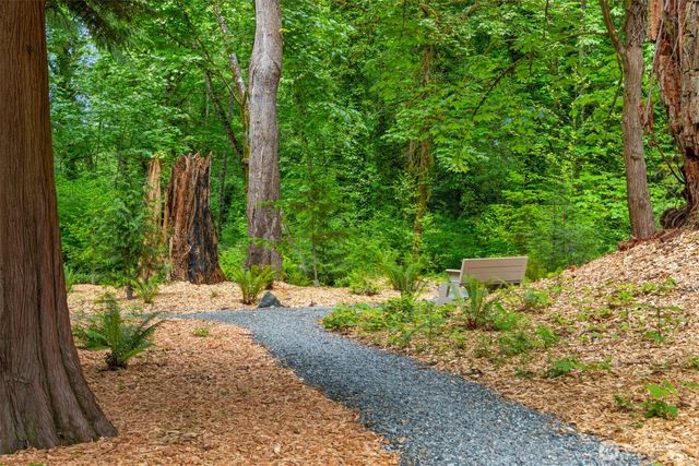 9720 NE Lofgren Road, Bainbridge Island, WA 98110