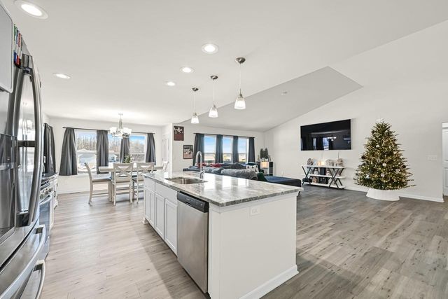 470 Jensen DRIVE, Clinton, WI 53525