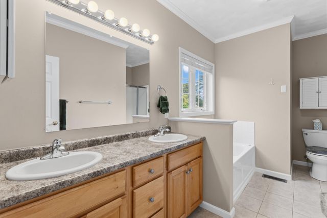 28 Saint Andrews Way, Londonderry, NH 03053