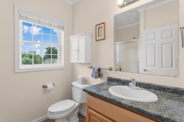 28 Saint Andrews Way, Londonderry, NH 03053