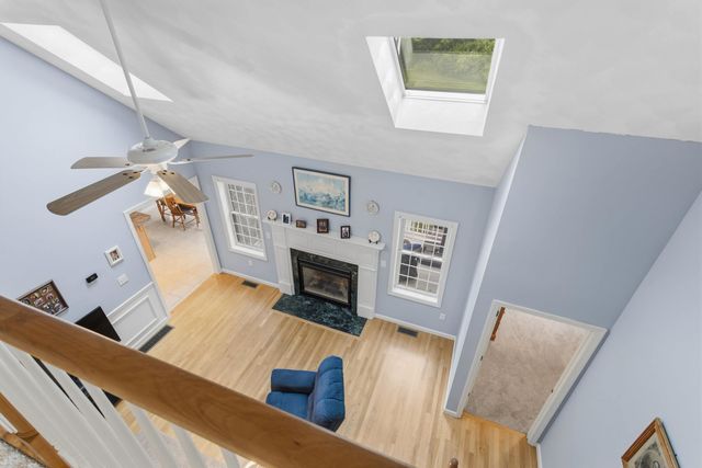 28 Saint Andrews Way, Londonderry, NH 03053