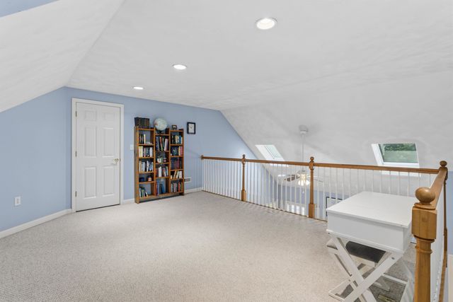 28 Saint Andrews Way, Londonderry, NH 03053