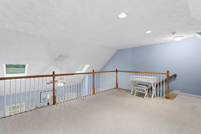 28 Saint Andrews Way, Londonderry, NH 03053