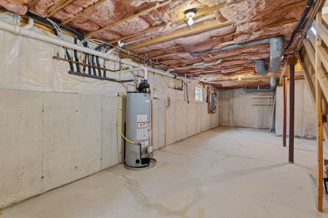 28 Saint Andrews Way, Londonderry, NH 03053