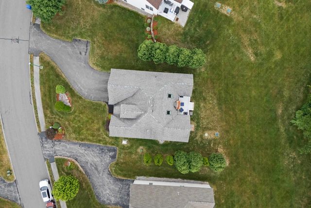 28 Saint Andrews Way, Londonderry, NH 03053