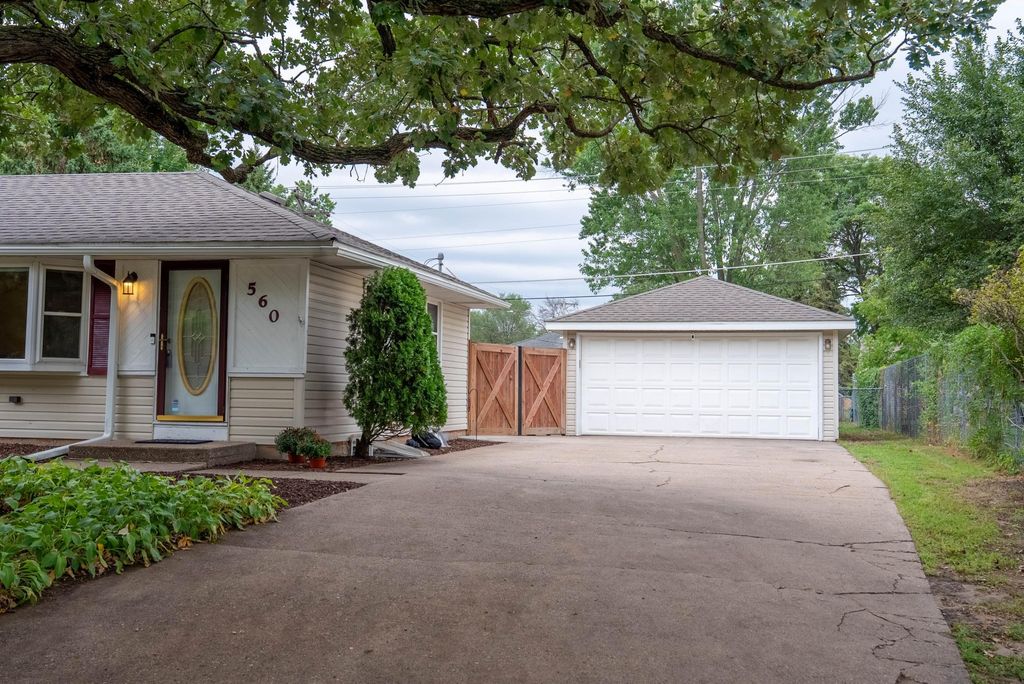 560 115th Avenue NW, Coon Rapids, MN 55448 — photo 2