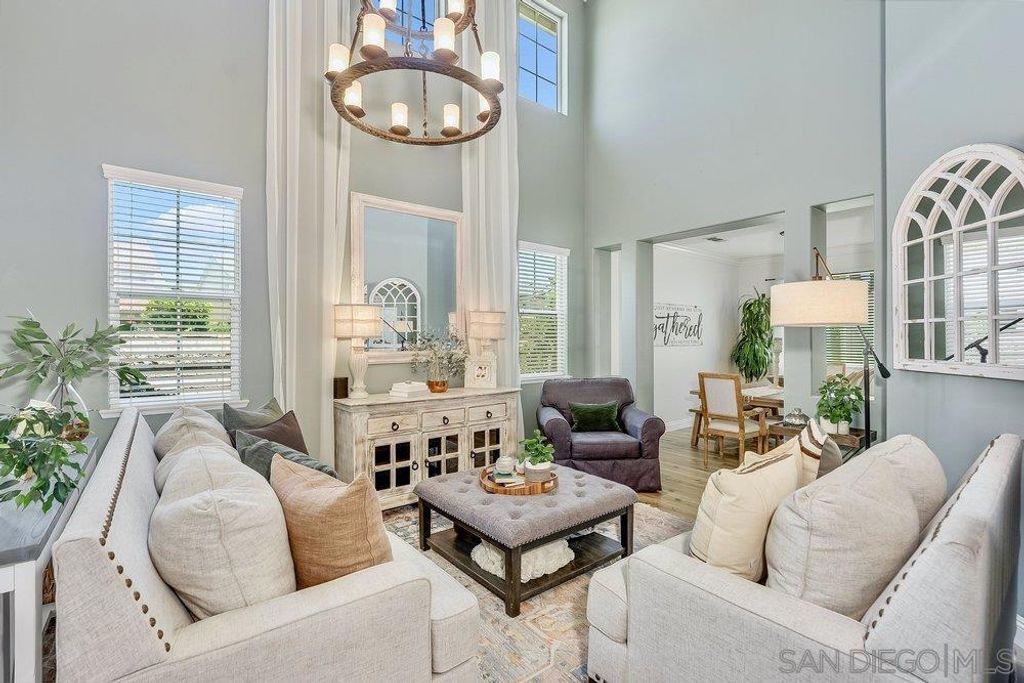 Image 15 of property listing at 23997 Pepperleaf St, Murrieta, CA 92562
