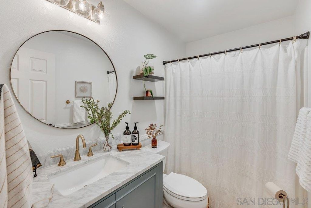 Image 27 of property listing at 23997 Pepperleaf St, Murrieta, CA 92562