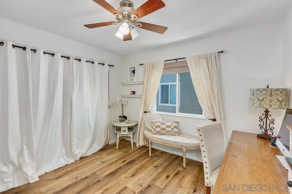 Image 40 of property listing at 23997 Pepperleaf St, Murrieta, CA 92562