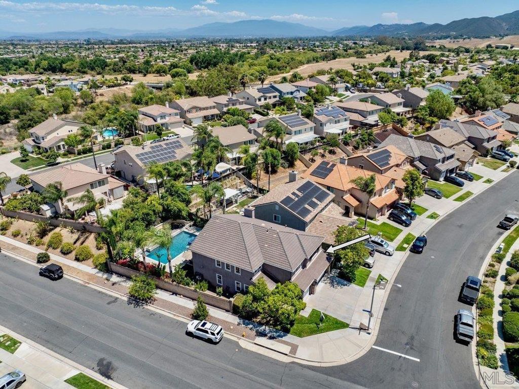 Image 54 of property listing at 23997 Pepperleaf St, Murrieta, CA 92562