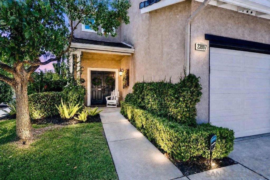 Image 64 of property listing at 23997 Pepperleaf St, Murrieta, CA 92562
