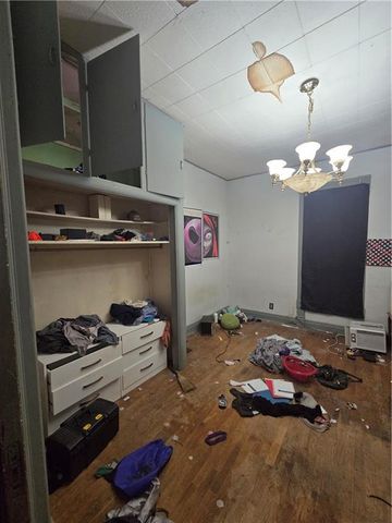 1618 Main Street, St Joseph, MO 64505