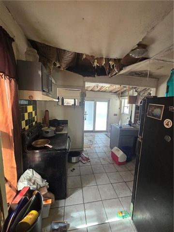 1618 Main Street, St Joseph, MO 64505