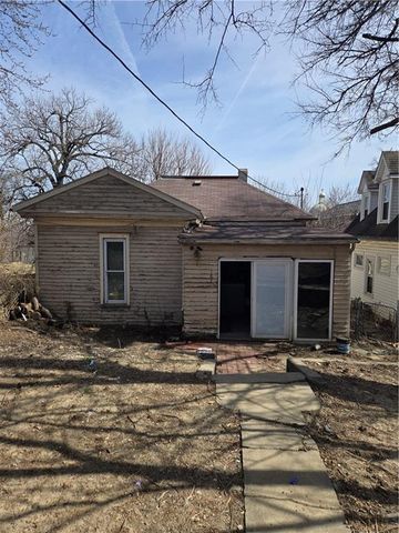 1618 Main Street, St Joseph, MO 64505