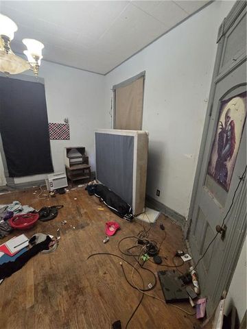 1618 Main Street, St Joseph, MO 64505