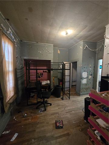 1618 Main Street, St Joseph, MO 64505