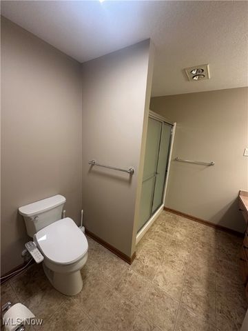 4165 Ledgewater Drive, Mogadore, OH 44260