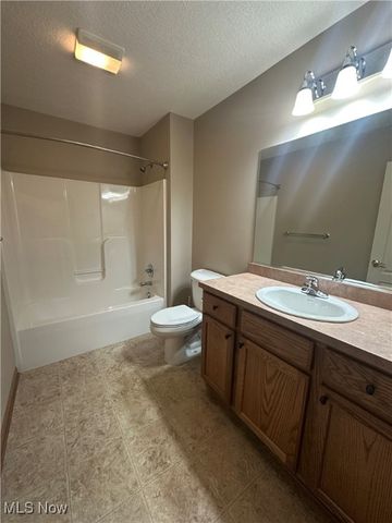 4165 Ledgewater Drive, Mogadore, OH 44260