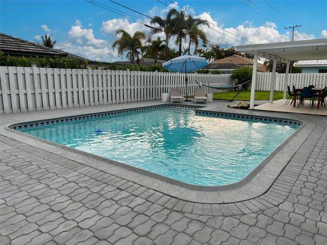 2741 NE 45th St, Lighthouse Point, FL 33064